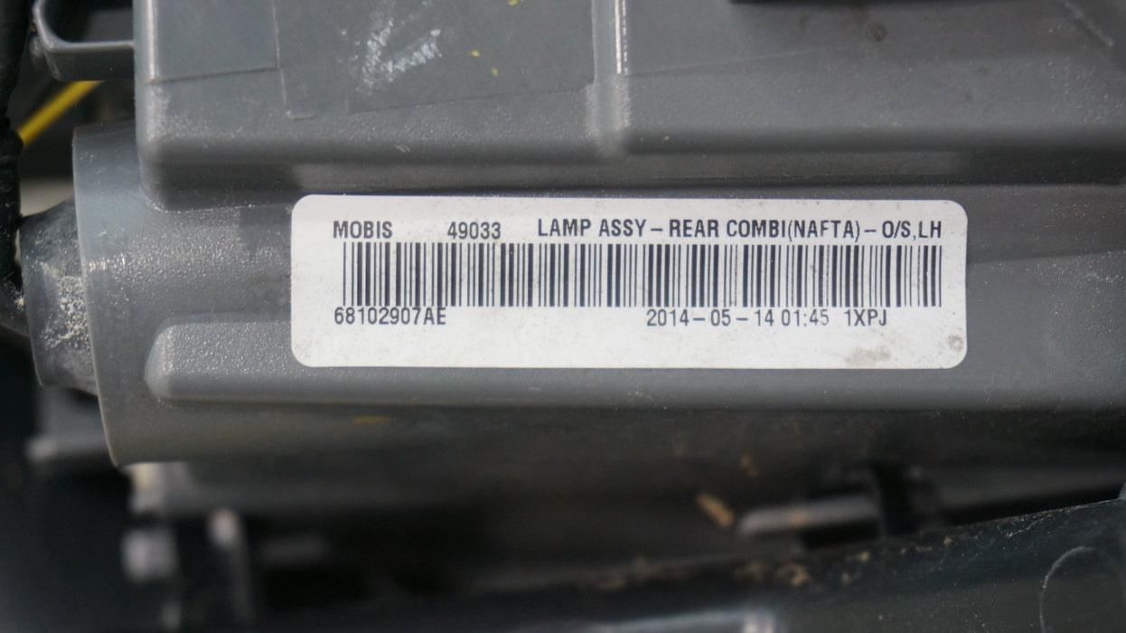 2014-2018 JEEP CHEROKEE REAR LEFT DRIVERS SIDE TAIL LIGHT OEM