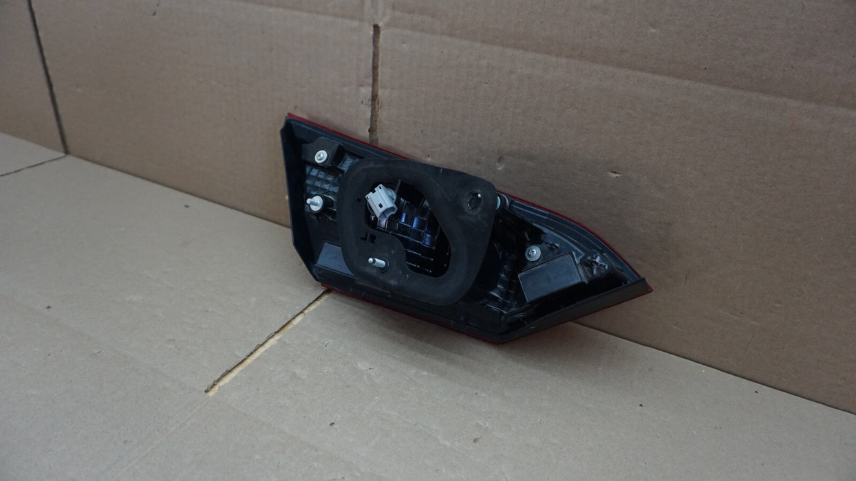 2018-2019 TOYOTA CAMRY REAR RIGHT PASSENGER SIDE INNER TAIL LIGHT LAMP OEM