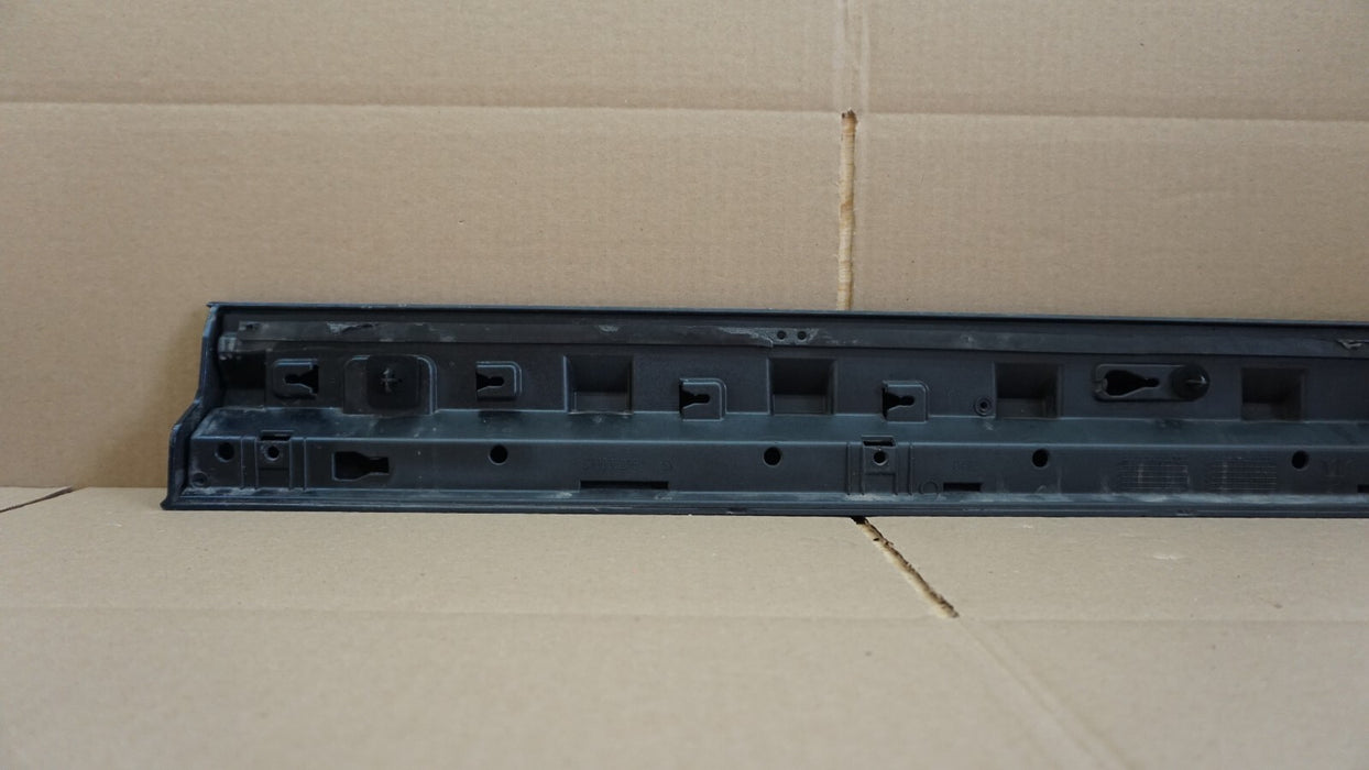 2017-2020 MASERATI LEVANTE M161 FRONT LEFT DOOR EXTERIOR MOLDING PANEL OEM