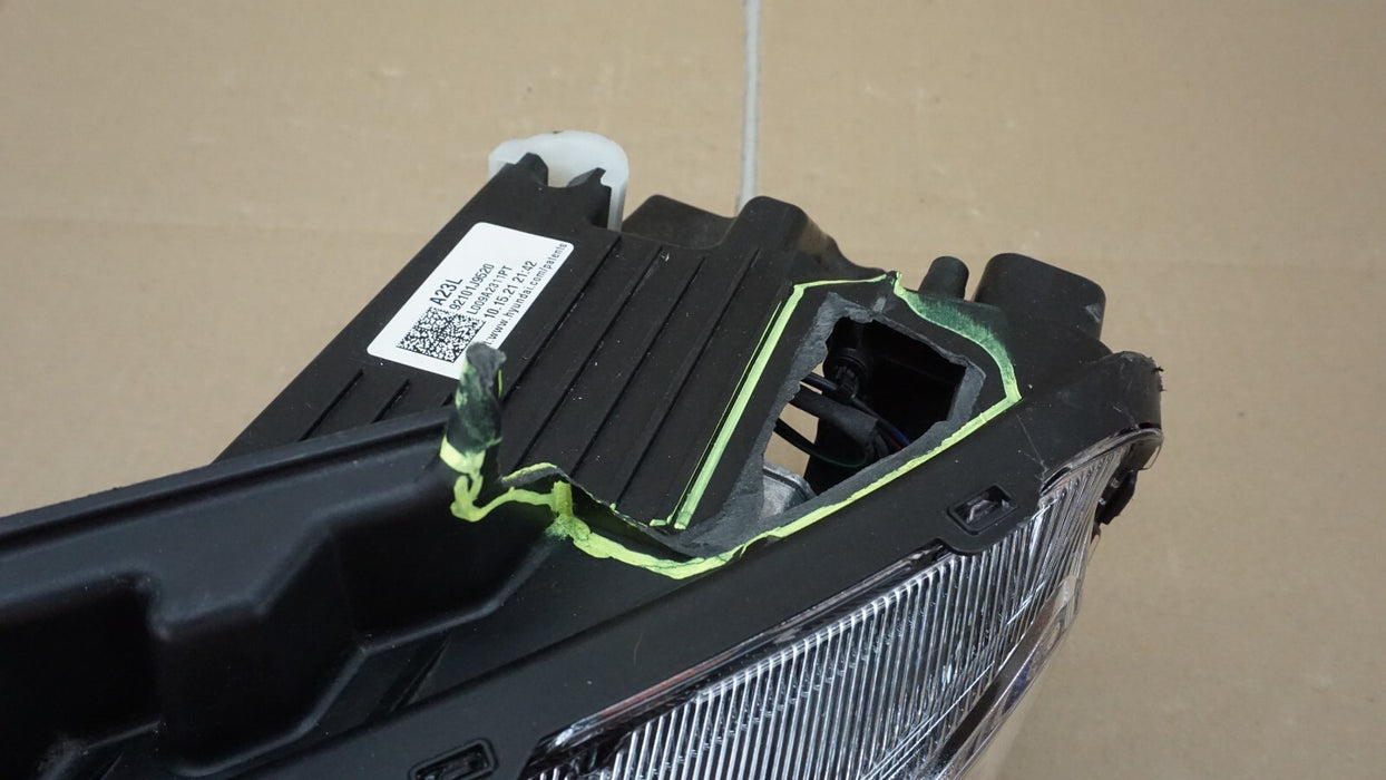 2022 HYUNDAI KONA FRONT LEFT DRIVERS SIDE HEADLIGHT OEM  22