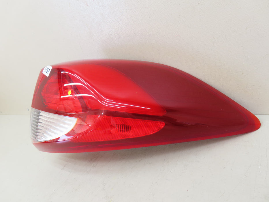 2016-2018 HYUNDAI TUCSON REAR RIGHT PASSENGER SIDE TAIL LIGHT OEM