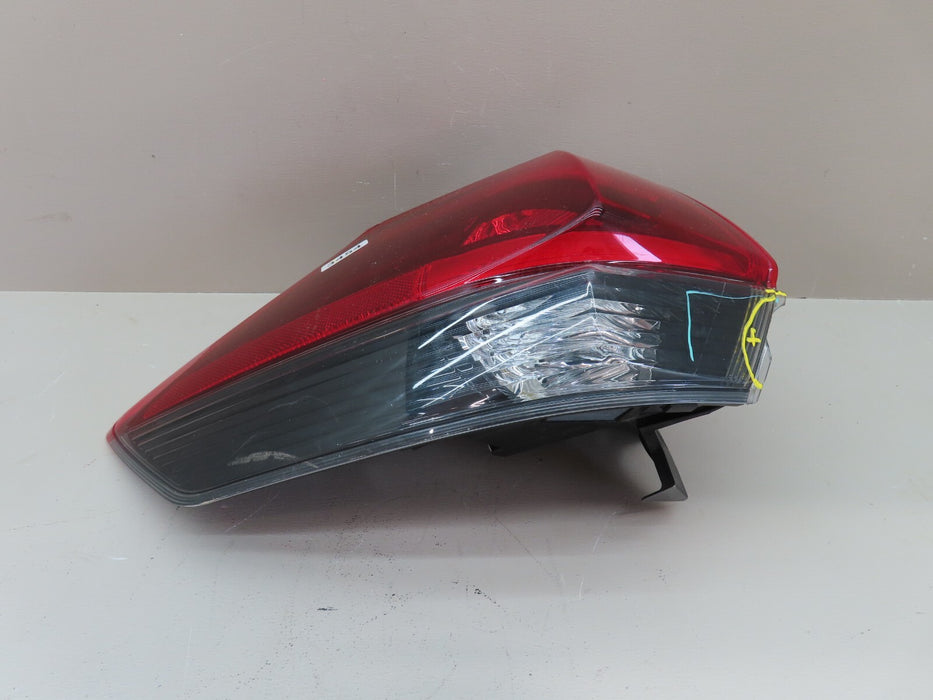 2018-2019 NISSAN ROGUE REAR LEFT DRIVER SIDE OUTER TAIL LIGHT STOP LAMP OEM