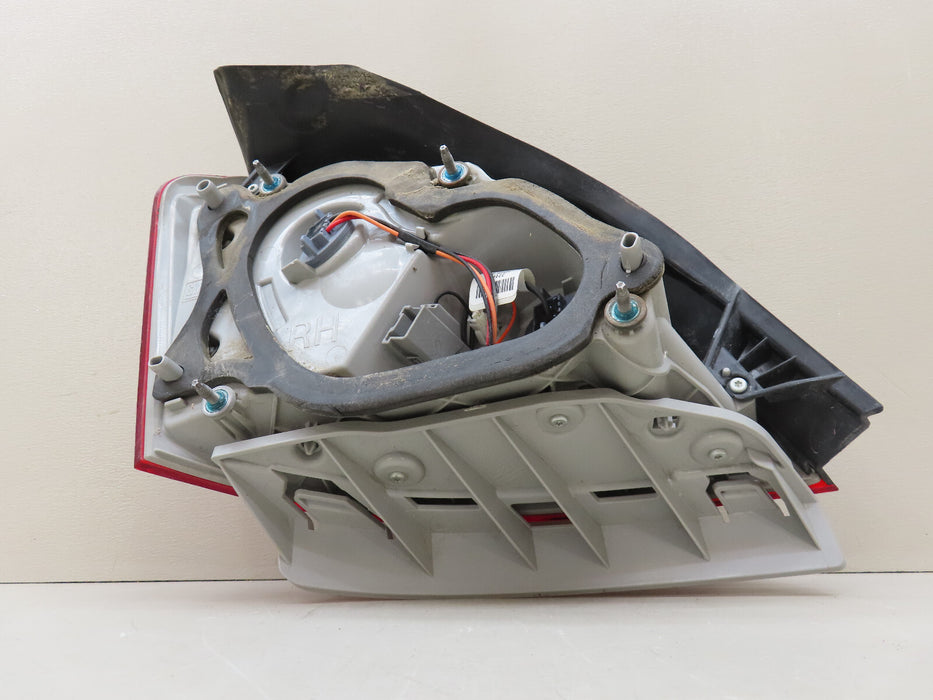 2014-2020 CHEVROLET IMPALA RIGHT PASSENGER SIDE TAIL LIGHT OUTER OEM