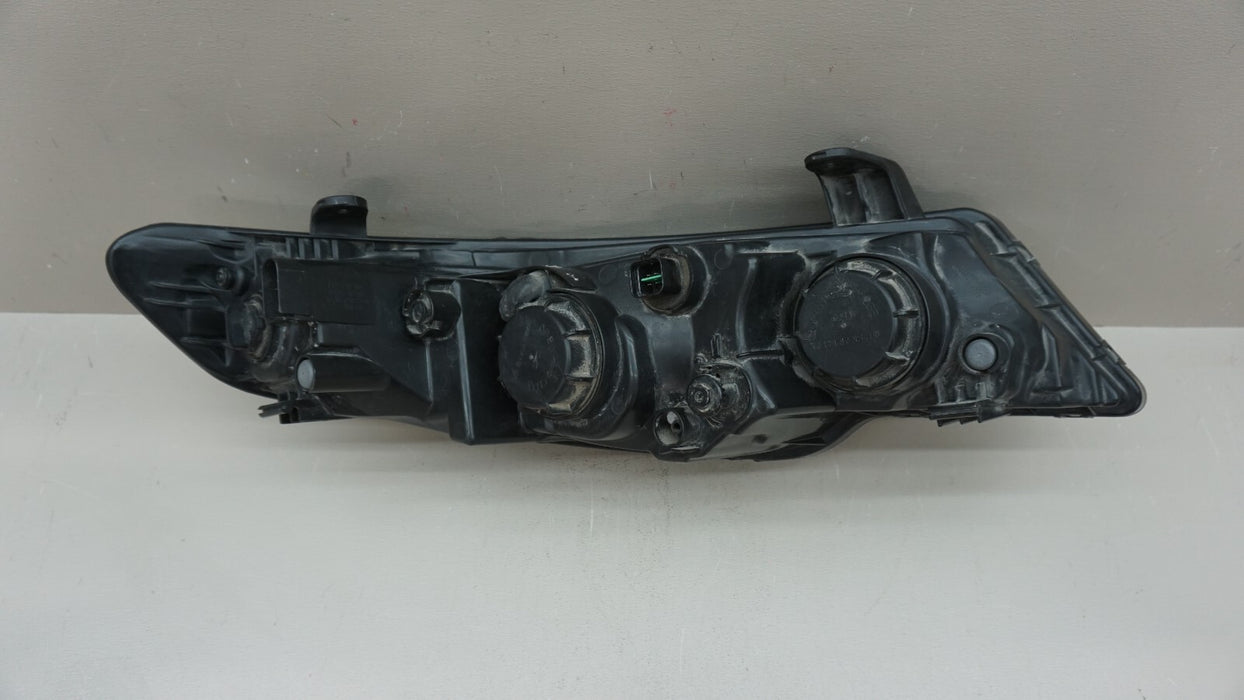 2010-2013 KIA FORTE FRONT LEFT DRIVERS SIDE HEADLIGHT HALOGEN OEM 10 11 12 13