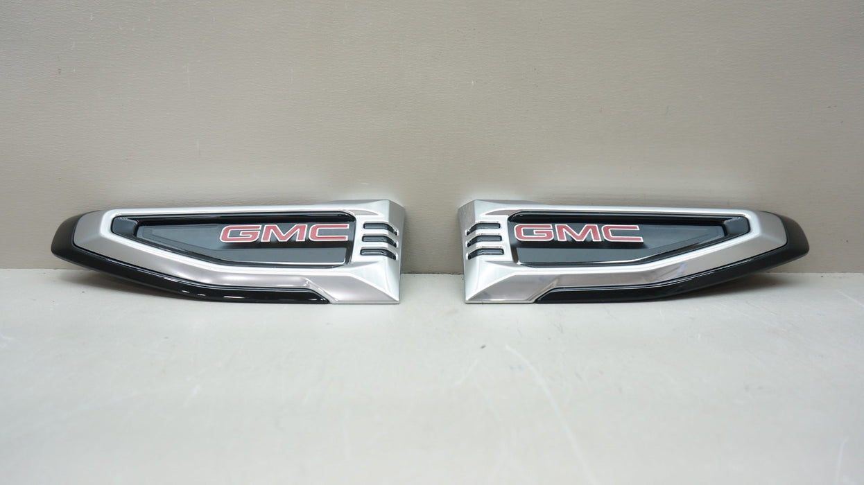 2025-2026 GMC YUKON FENDER EMBLEMS BADGES SET OEM 84956286 *NEW*