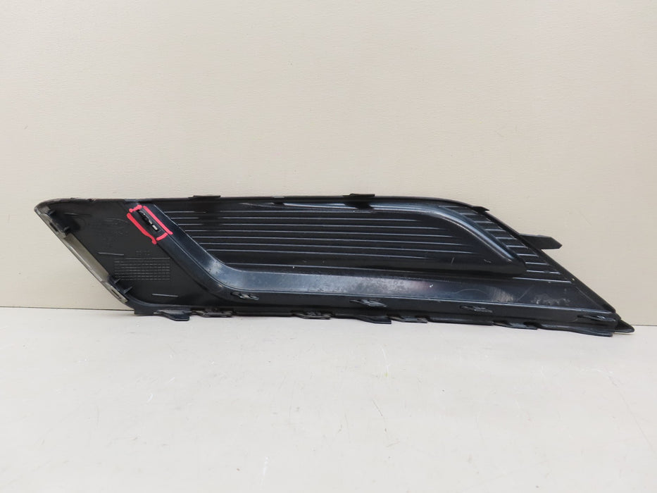 2017-2018 FORD FUSION FRONT BUMPER  RIGHT PASSENGER SIDE FOG LIGHT COVER OEM