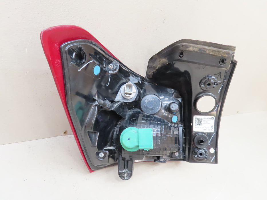 2018 2019 2020 CHEVROLET EQUINOX REAR RIGHT PASSENGER TAIL LIGHT OEM 812744860