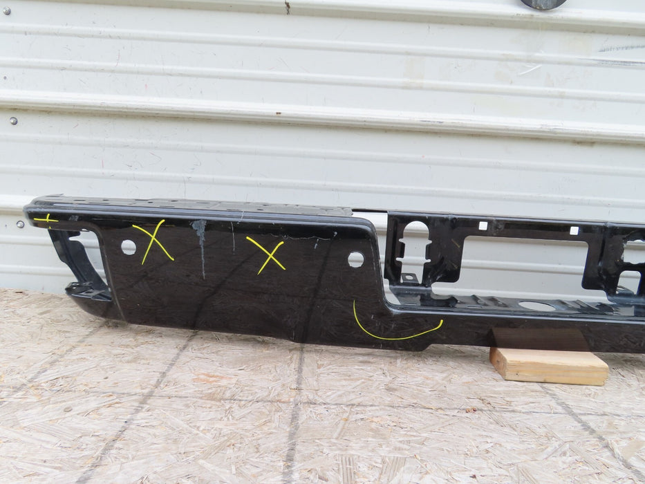 2015-2018 CHEVROLET SILVERADO GMC SIERRA 2500 3500 HD REAR BUMPER OEM 23108141