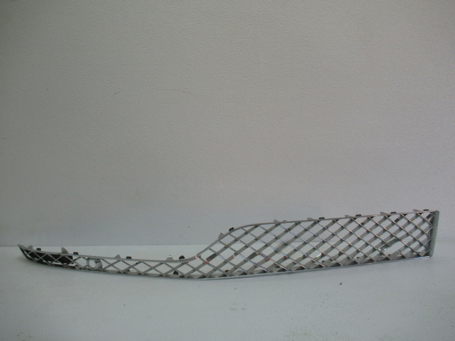 2017-2020 BENTLEY BENTAYGA FRONT LOWER RIGHT SIDE GRILL GRILLE TRIM GUIDE OEM