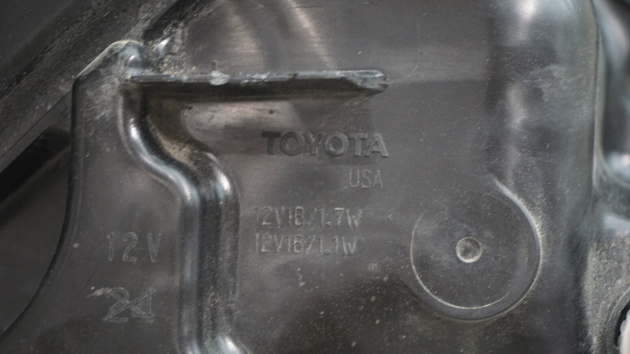 2020-2023 TOYOTA HIGHLANDER FRONT LEFT DRIVER SIDE HEADLIGHT OEM