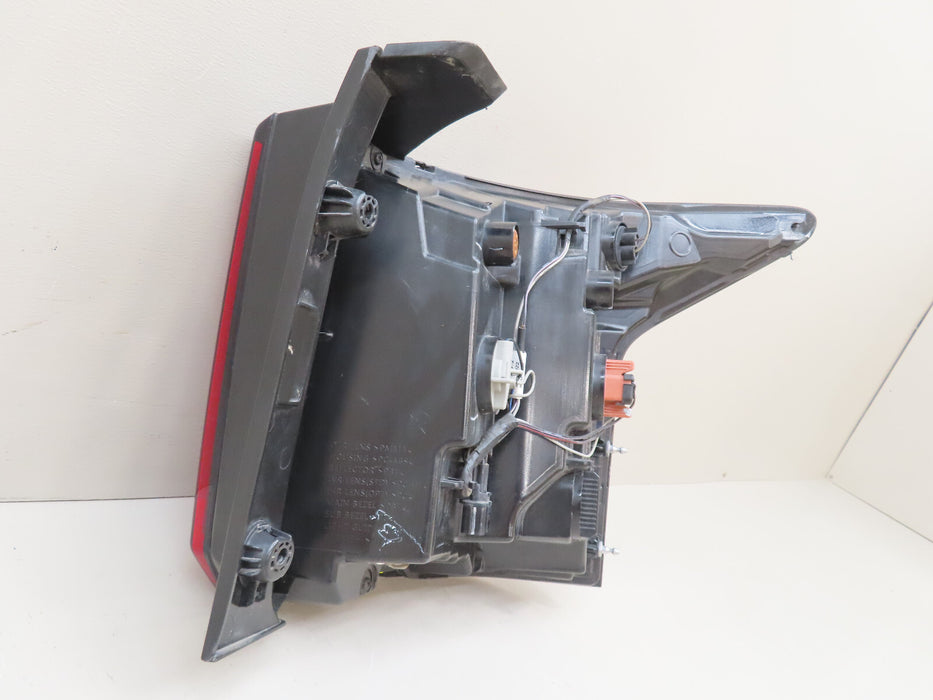 2021-2023 KIA SORENTO REAR LEFT DRIVER SIDE TAIL LIGHT OEM 92401-R5