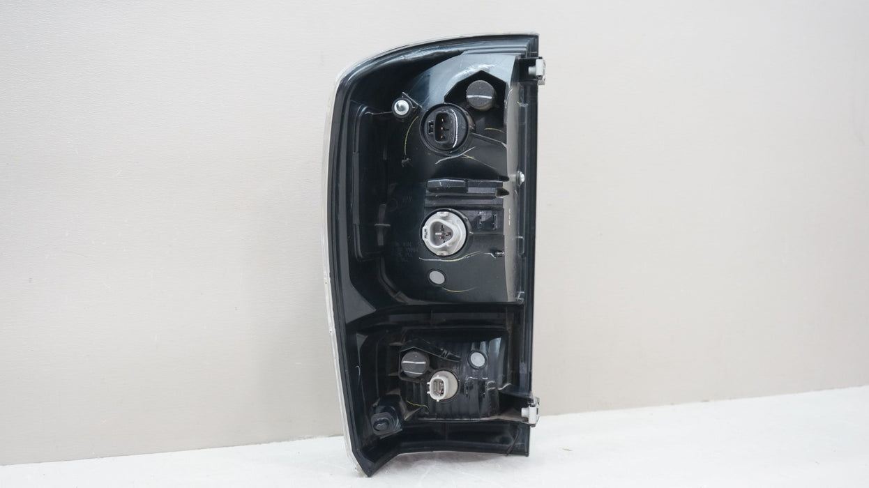 2016-2023 TOYOTA TACOMA REAR RIGHT PASSENGER SIDE TAIL LGIHT OEM