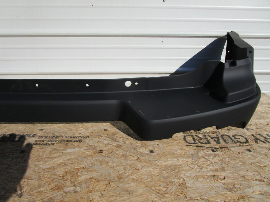 2005 2006 2007 CHEVROLET TRAILBLAZER REAR UPPER BUMPER COVER OEM
