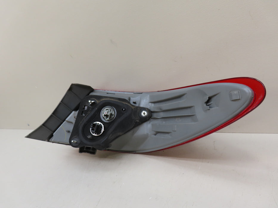 2015-2017 TOYOTA CAMRY REAR LEFT DRIVER SIDE OUTER TAIL LIGHT HALOGEN LAMP