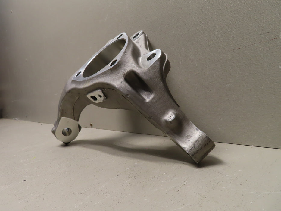 2013-2016 CHEVY MALIBU FRONT LEFT SIDE STEERING KNUCKLE P# 13243519 OEM