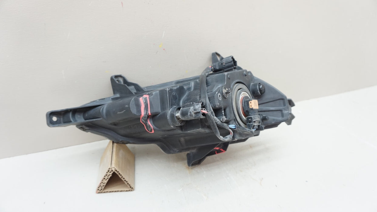 2016-2018 HYUNDAI TUCSON FRONT RIGHT PASSENGER SIDE FOG DLR LIGHT OEM