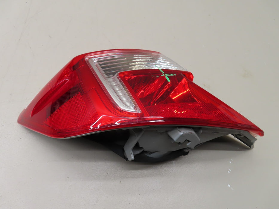 2012-2014 TOYOTA CAMRY REAR LEFT DRIVER SIDE OUTER TAIL LIGHT HALOGEN LAMP OEM