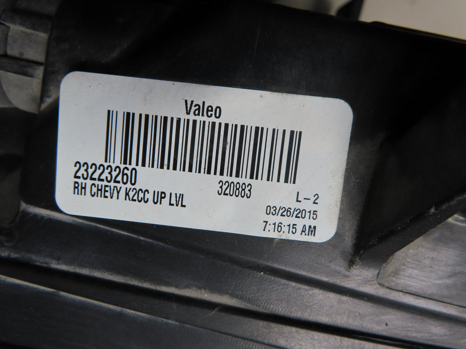 2014 2015 CHEVROLET SILVERADO RIGHT PASSENGER HEADLIGHT HALOGEN OEM 23223260