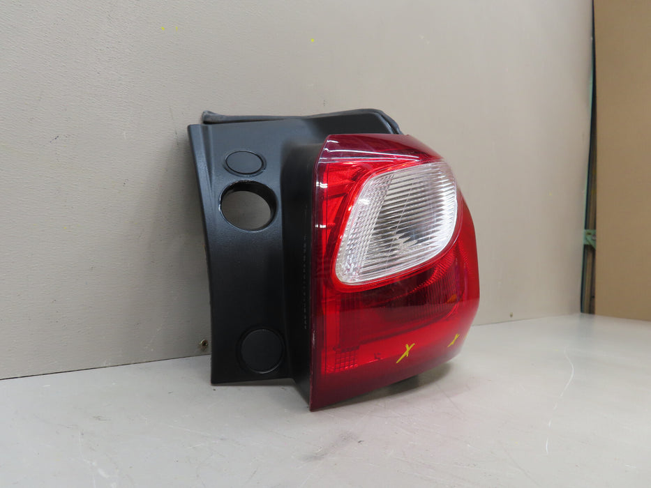 2018 2019 2020 CHEVROLET EQUINOX REAR RIGHT PASSENGER TAIL LIGHT OEM 812744860