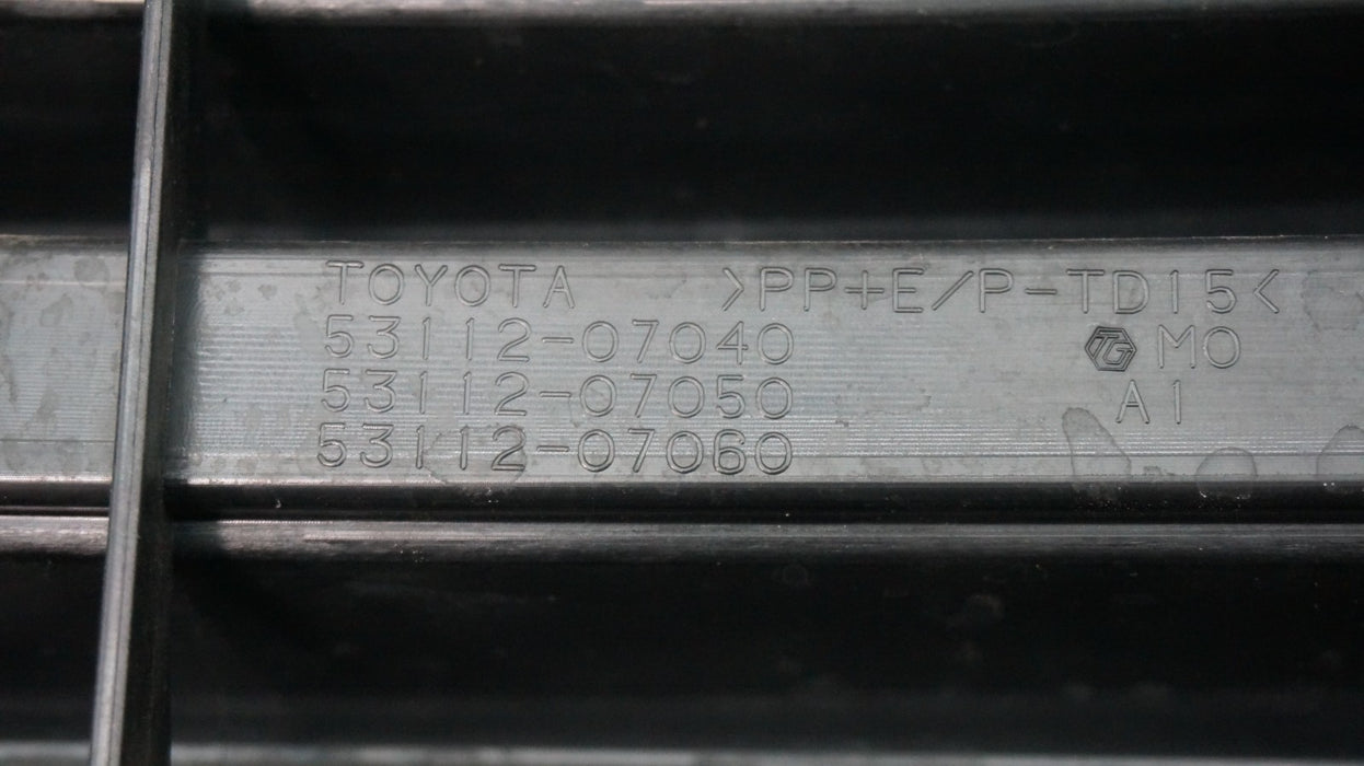 2016-2018 TOYOTA AVALON FRONT BUMPER RADIATOR GRILLE OEM 53112-07040