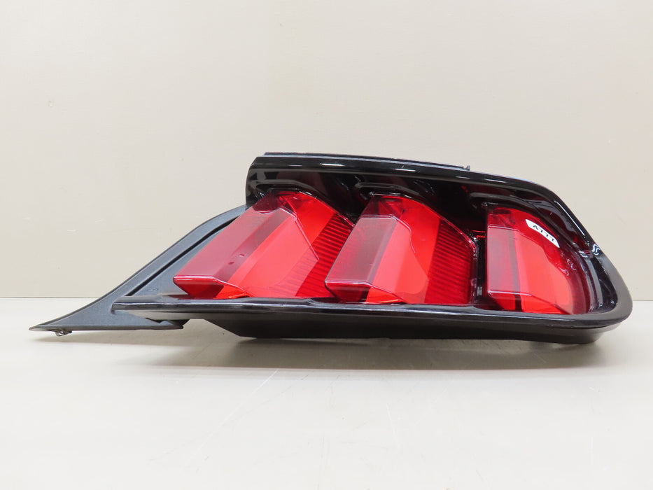 2015-2017 FORD MUSTANG RIGHT PASSENGER TAIL LIGHT LAMP LED OEM