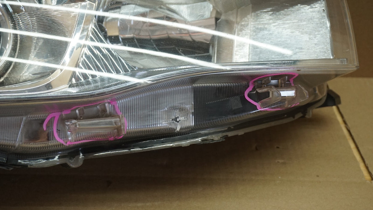 2014-2016 TOYOTA HIGHLANDER RH RIGHT PASSENGER SIDE HALOGEN HEADLIGHT OEM