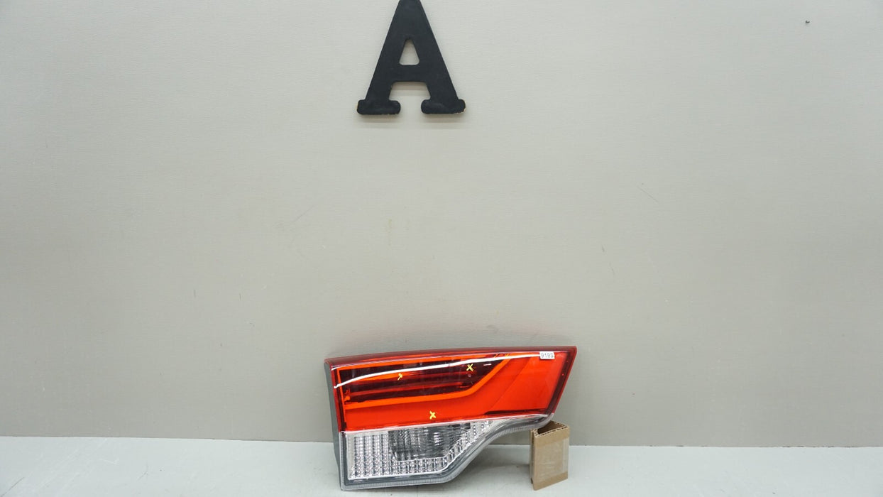 2017-2019 TOYOTA HIGHLANDER LEFT DRIVERS SIDE INNER TAIL LIGHT OEM 17 18 19