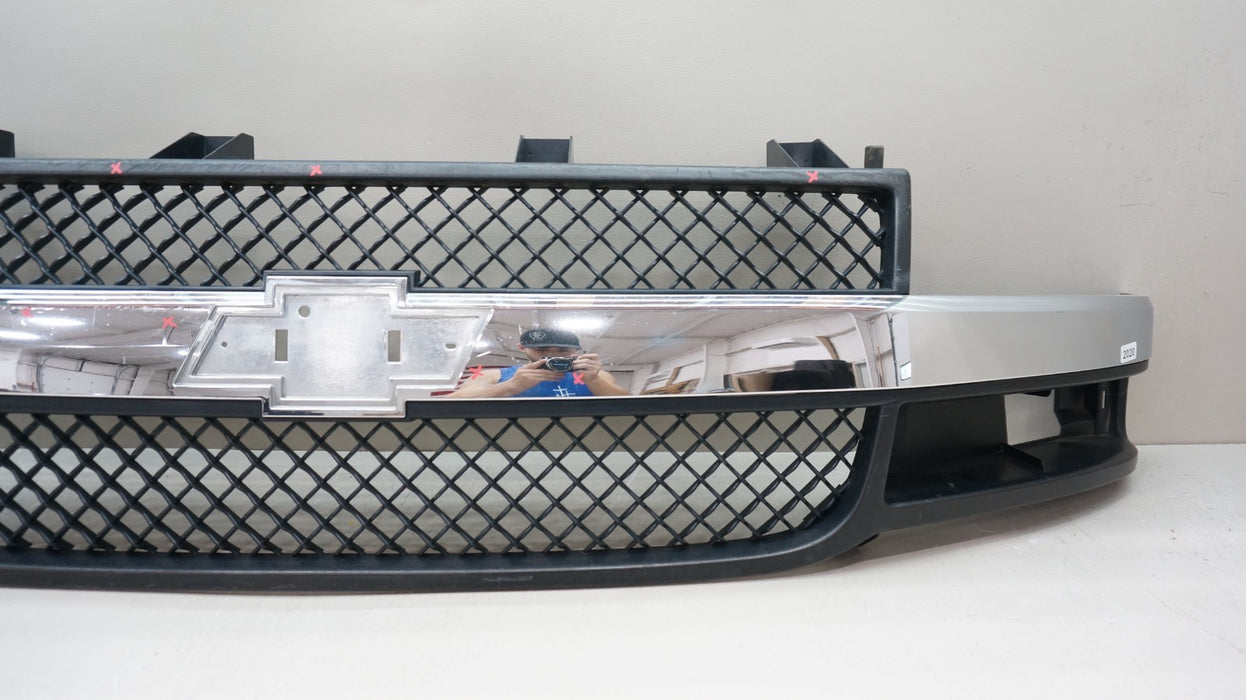 2003-2023 CHEVROLET EXPRESS FRONT BUMPER RADIATOR GRILLE OEM 22816425