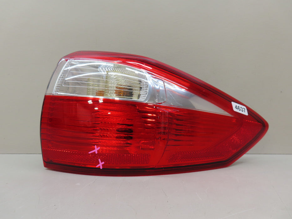 2013-2016 FORD C-MAX REAR RIGHT PASSENGER SIDE TAIL LIGHT OUTER OEM