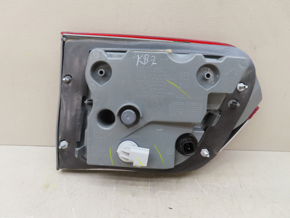 2014-2018 JEEP GRAND CHEROKEE REAR RIGHT PASSENGER INNER TAIL LIGHT OEM