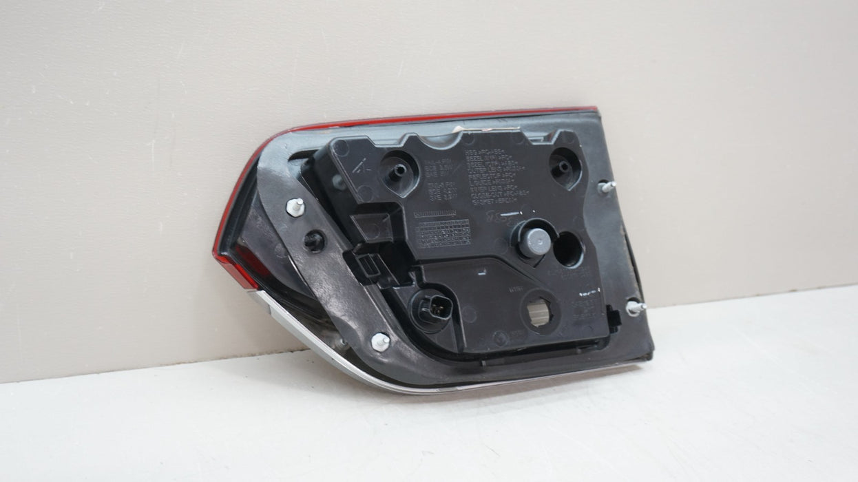 2014-2021 JEEP GRAND CHEROKEE REAR LEFT DRIVER SIDE INNER TAIL LIGHT OEM
