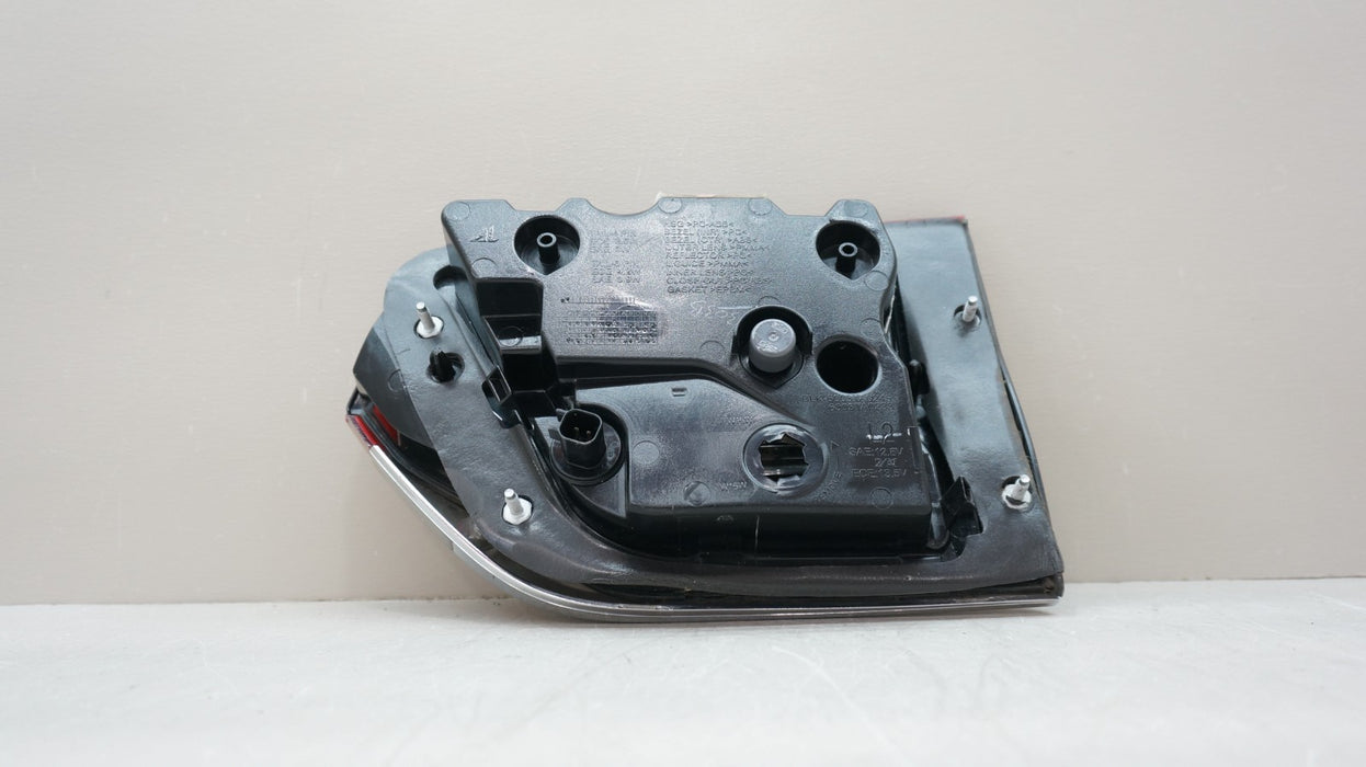 2014-2021 JEEP GRAND CHEROKEE REAR LEFT DRIVER SIDE INNER TAIL LIGHT OEM