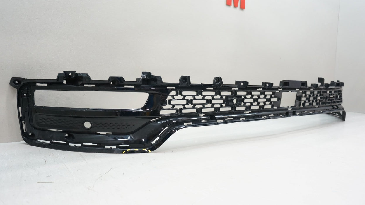 2022-2023 JEEP GRAND WAGONEER FRONT LOWER BUMPER GRILLE OEM