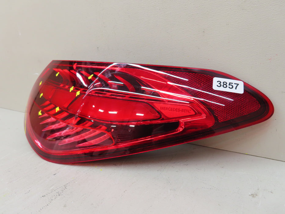 2022 2023 MERCEDES-BENZ C300 REAR RIGHT PASSENGER TAIL LIGHT LED OEM A2069063800
