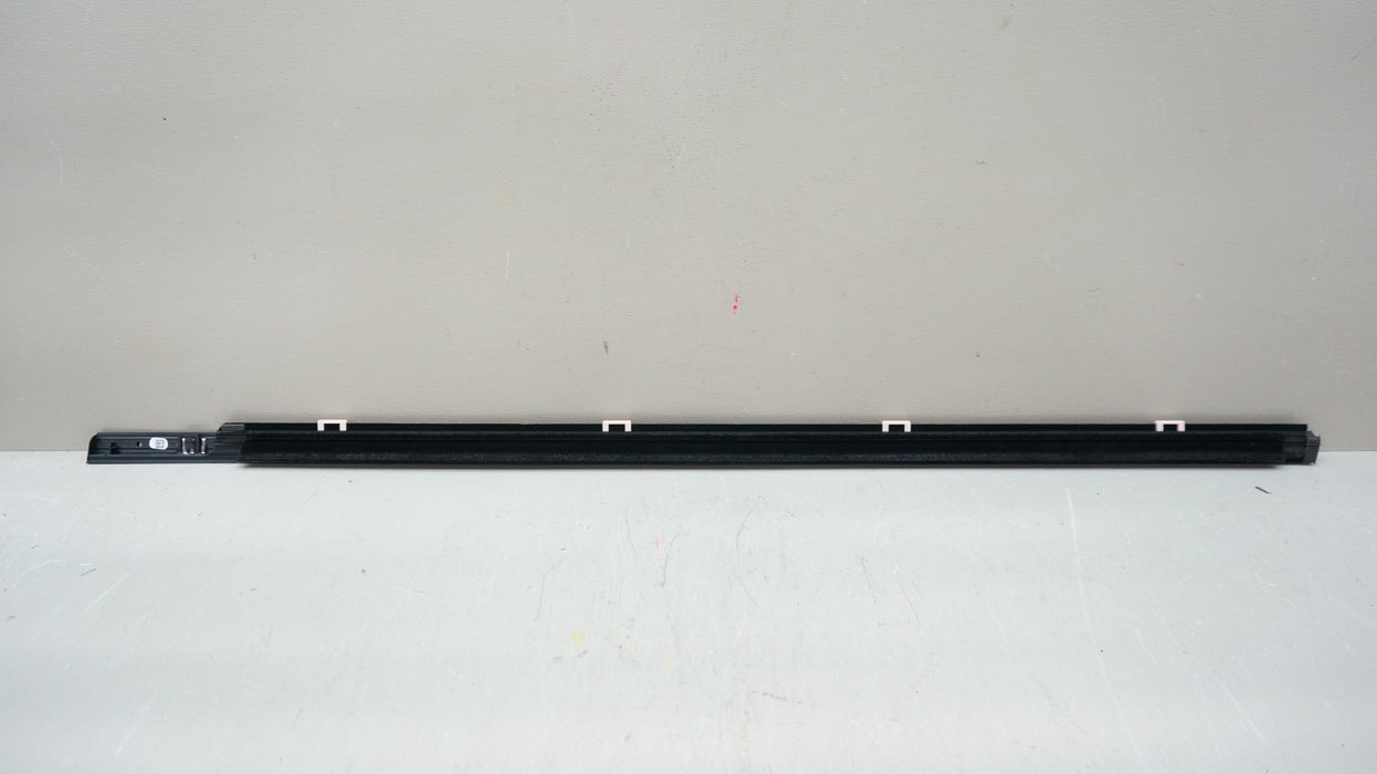 2019-2024 HONDA PASSPORT FRONT RIGHT SIDE WINDOW BELT MOLDING OEM 72410-TG7-A12