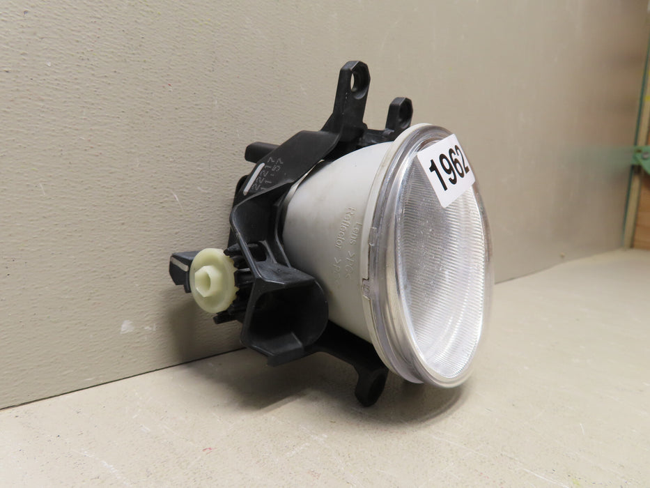2014 2015 2016 TOYOTA COROLLA FRONT RIGHT PASSENGER SIDE FOG LIGHT OEM 947-439