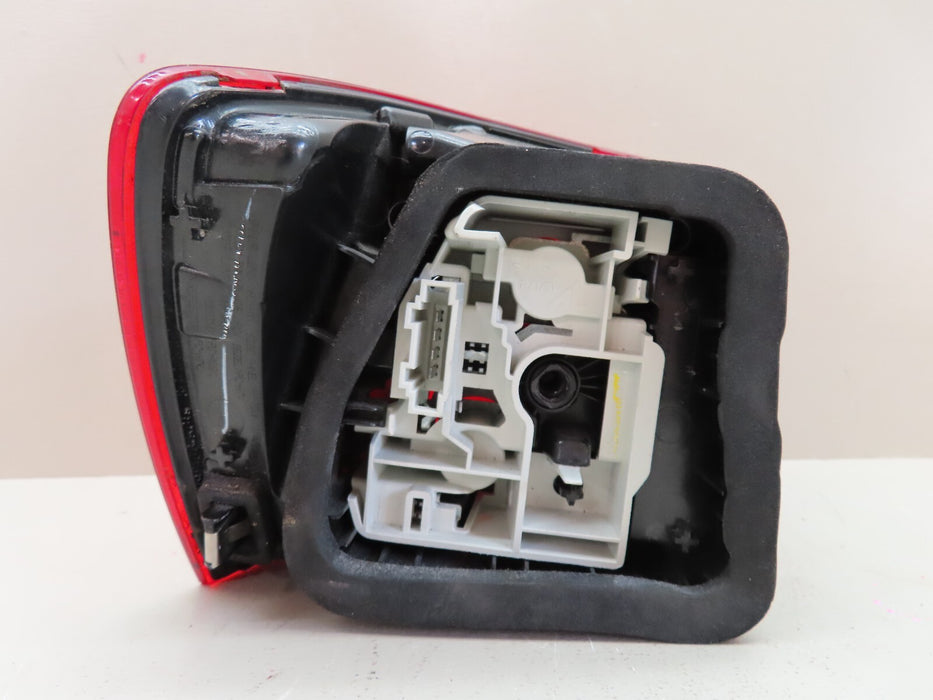 2016-2018 VOLKSWAGEN JETTA REAR RIGHT PASSENGER SIDE OUTER TAIL LIGHT LAMP OEM