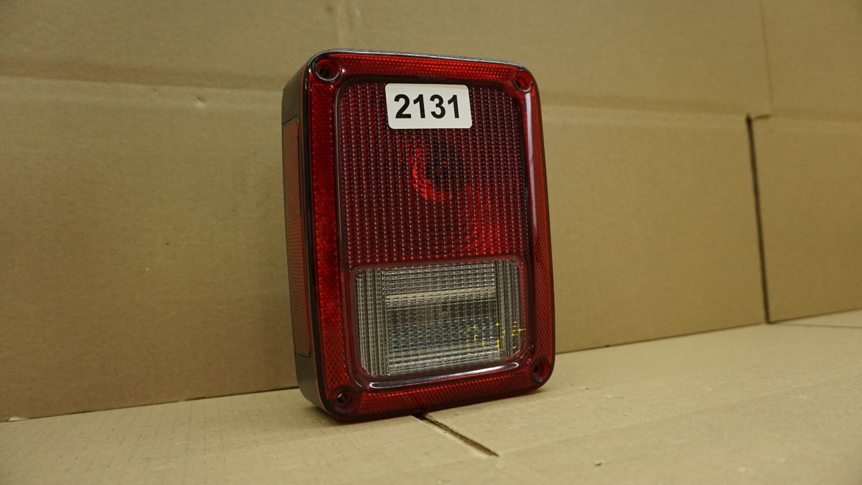 2007-2015 JEEP WRANGLER LEFT DRIVER SIDE TAIL LIGHT HALOGEN OEM 55077891AF