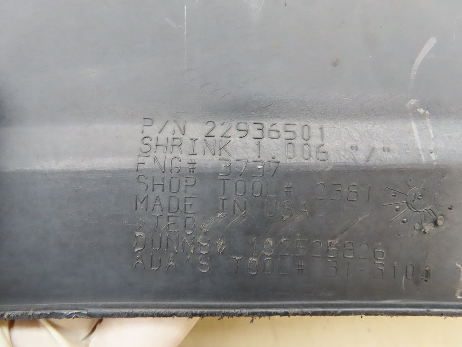 2015-2020 CHEVROLET TAHOE/SUBURBAN FRONT LOWER AIR DEFLECTOR OEM 22936501
