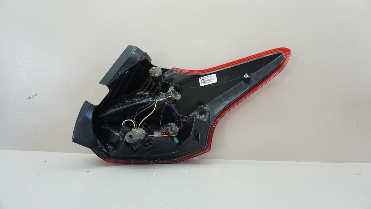 2015-2018 FORD FOCUS REAR LEFT DRIVERS SIDE HALOGEN TAIL LIGHT OEM F1EB13405G