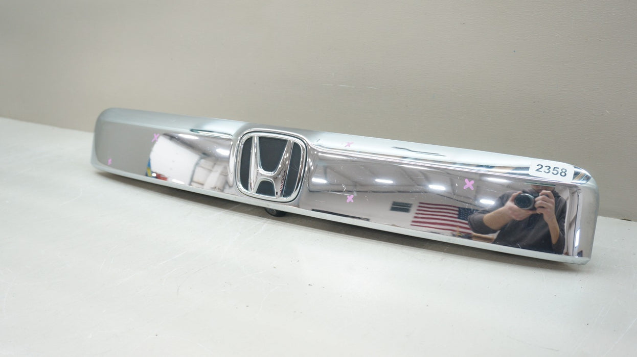 2009-2015 HONDA PILOT REAR HATCH CHROME TRIM MOLDING W/ CAMERA 74890SZAA010 OEM