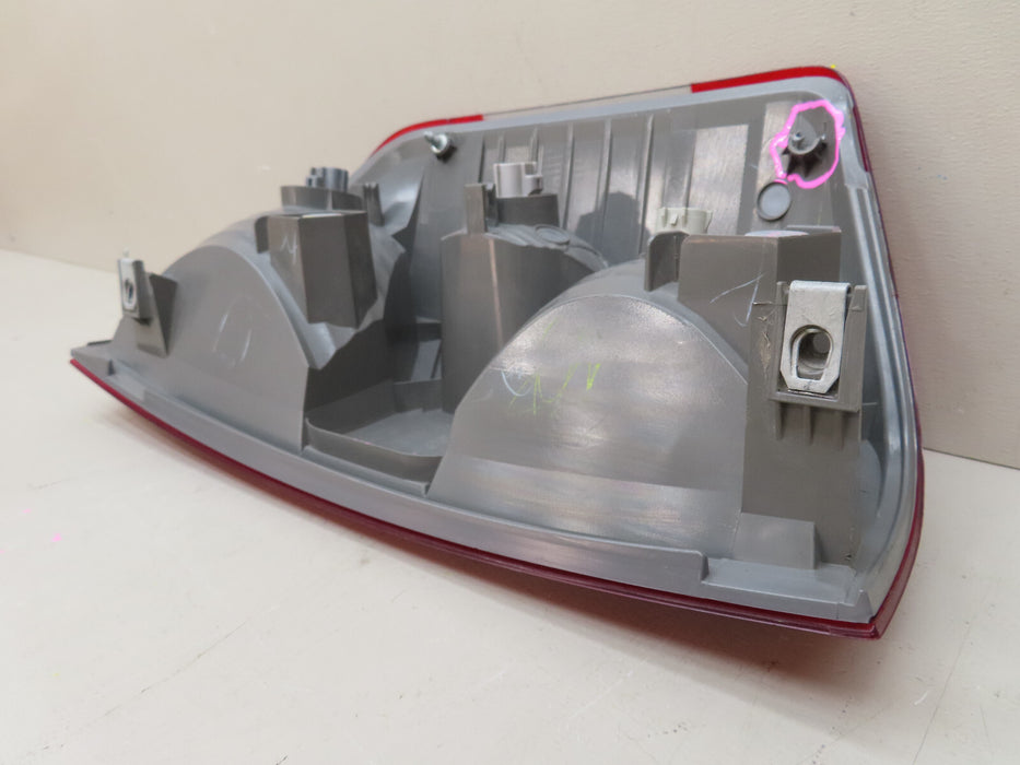 2014-2020 TOYOTA TUNDRA REAR RIGHT PASSENGER SIDE TAIL LIGHT HALOGEN OEM