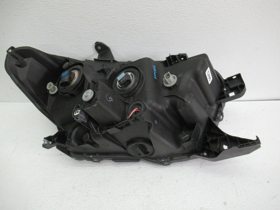 2016-2020 TOYOTA TACOMA FRONT LEFT DRIVER SIDE HEADLIGHT HEADLAMP HALOGEN OEM