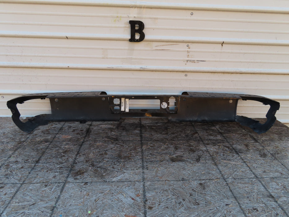 2014-2018 CHEVROLET SILVERADO GMC SIERRA REAR METAL BUMPER OEM 84077974