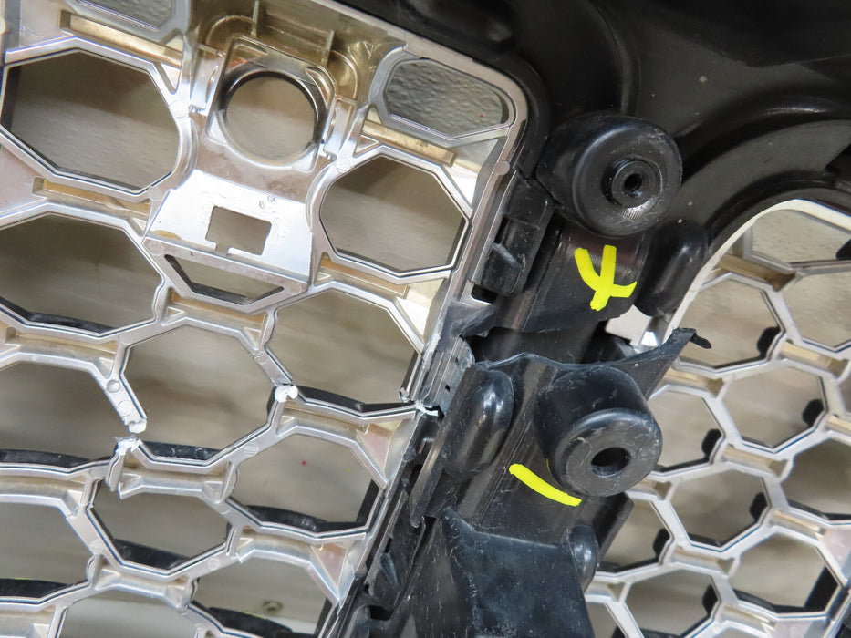 2021-2024 JEEP GRAND CHEROKEE RADIATOR GRILLE GRILL OEM