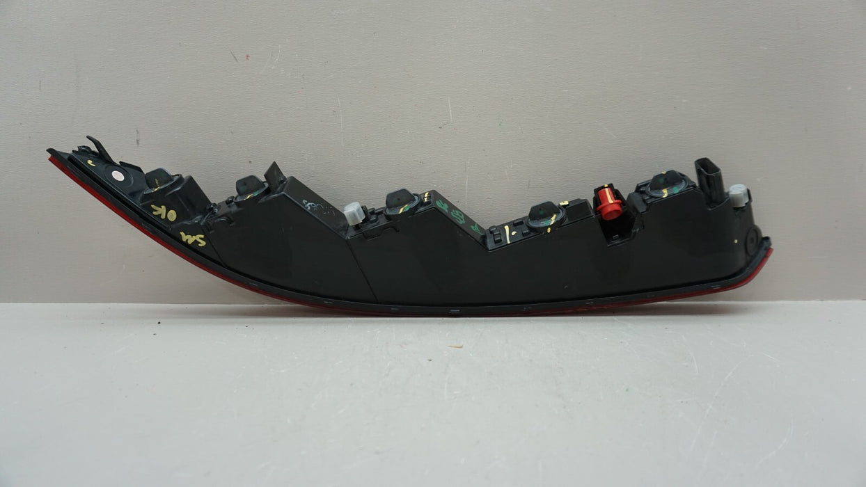 2018-2019 AUDI Q5 REAR RIGHT PASSENGER SIDE REAR BUMPER TAIL LIGHT OEM 18 19