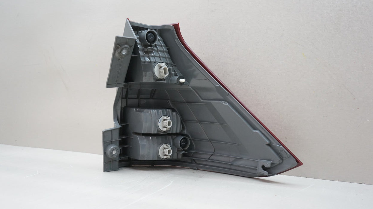 2015-2016 HONDA CR-V CRV REAR LEFT DRIVERS SIDE TAIL LIGHT OEM