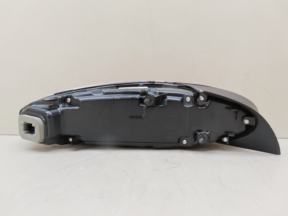 2020-2022 BENTLEY GT GTC REAR RIGHT PASSENGER SIDE TAIL LIGHT OEM 3SD945096C