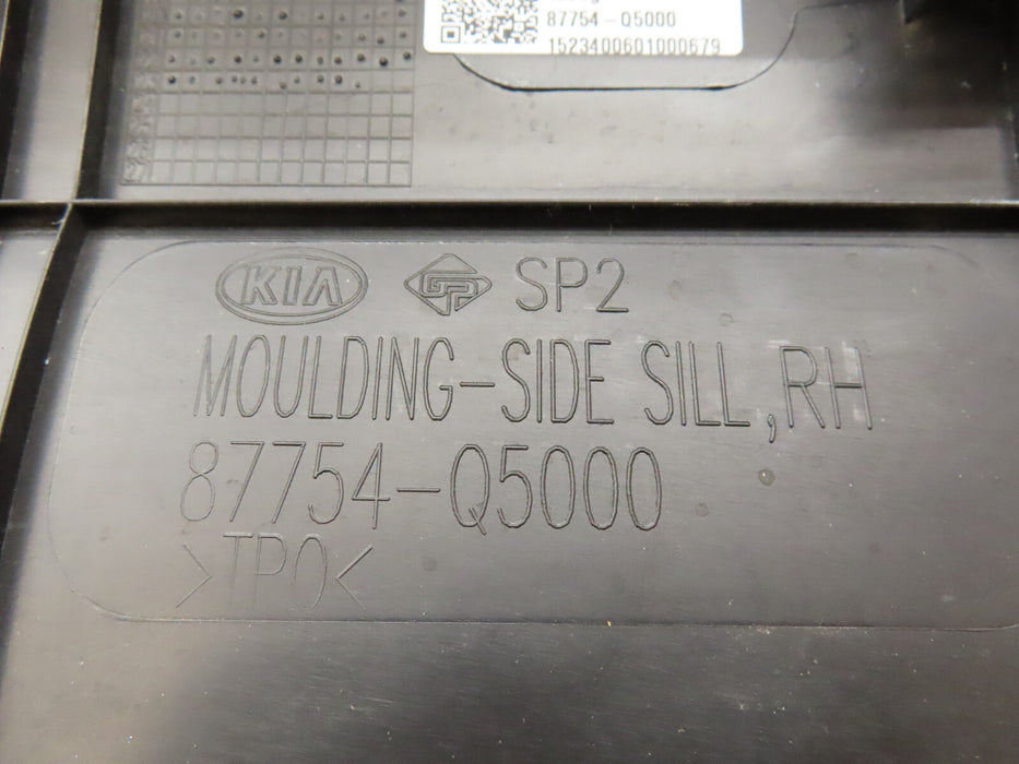 2021-2024 KIA SELTOS RIGHT LOWER ROCKER PANEL SKIRT MOLDING OEM 87754-Q5000
