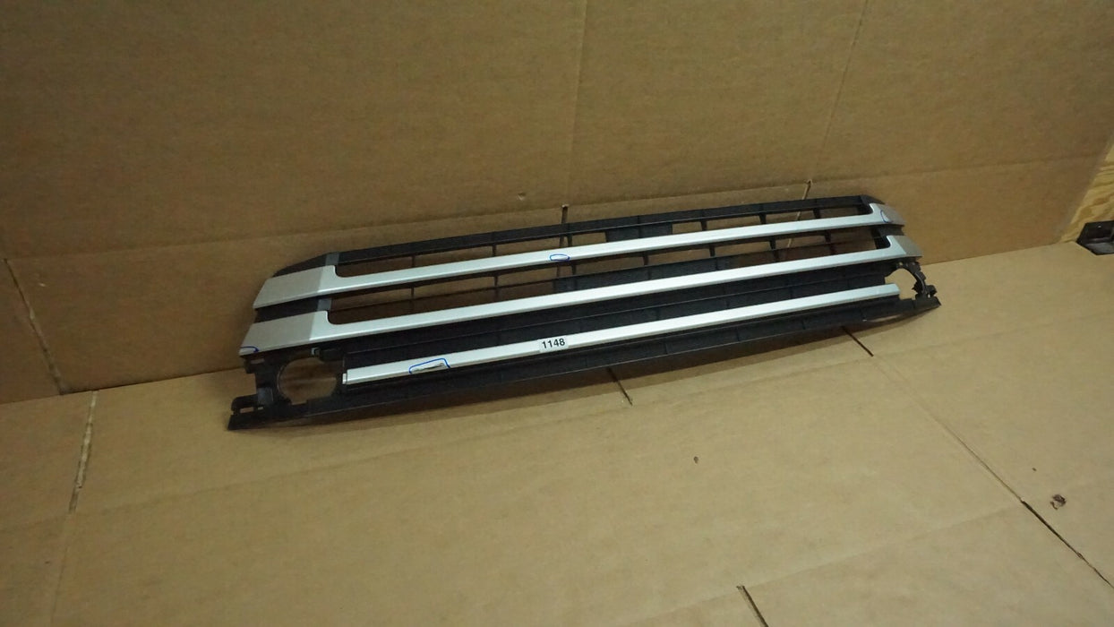 2017-2019 TOYOTA HIGHLANDER FRONT BUMPER LOWER GRILLE GRILL 53102-0E070 OEM